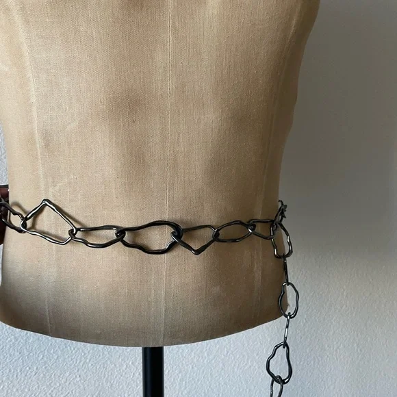Black Chain Link Belt - Picture 2 of 13